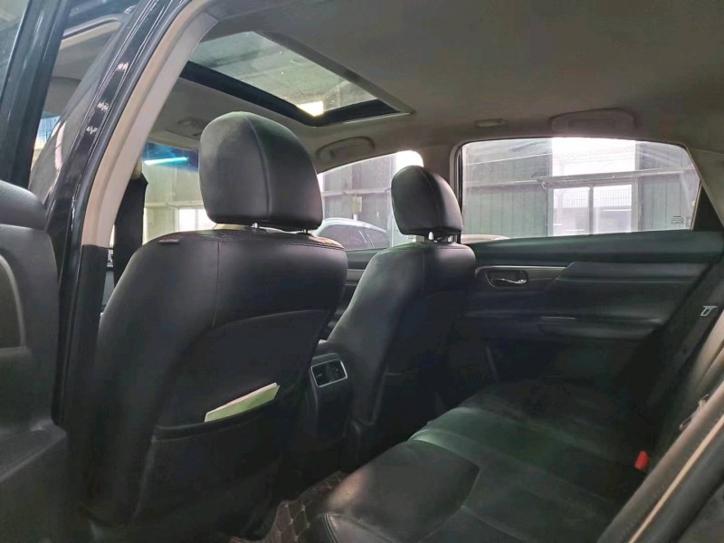 济宁15年日产天籁6