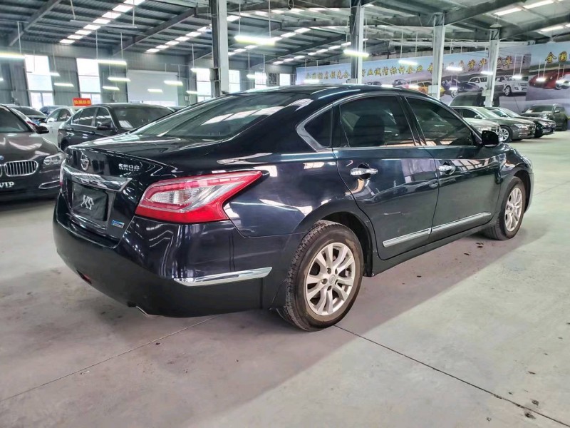 济宁15年日产天籁7