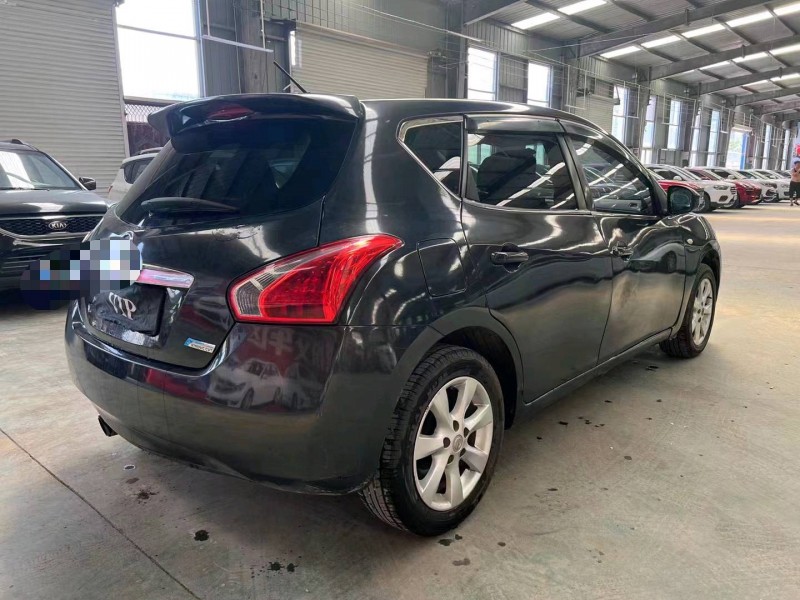 济宁14年日产骐达7