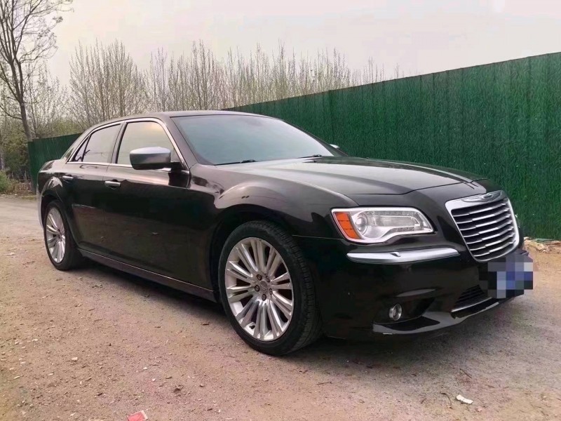 济宁13年克莱斯勒300C2