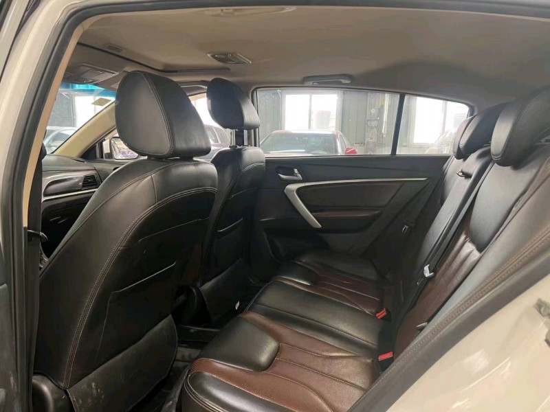 济宁17年吉利帝豪6