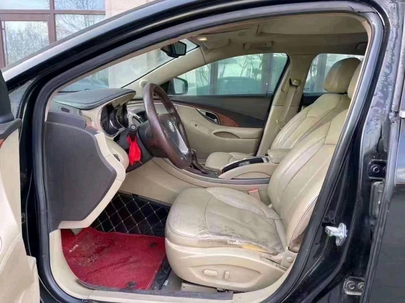 青岛10年别克君越6