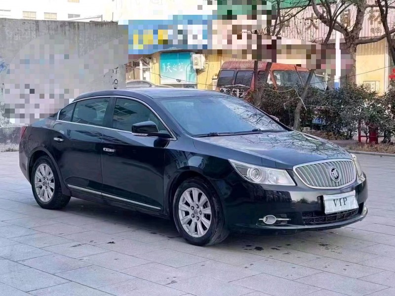 青岛10年别克君越7