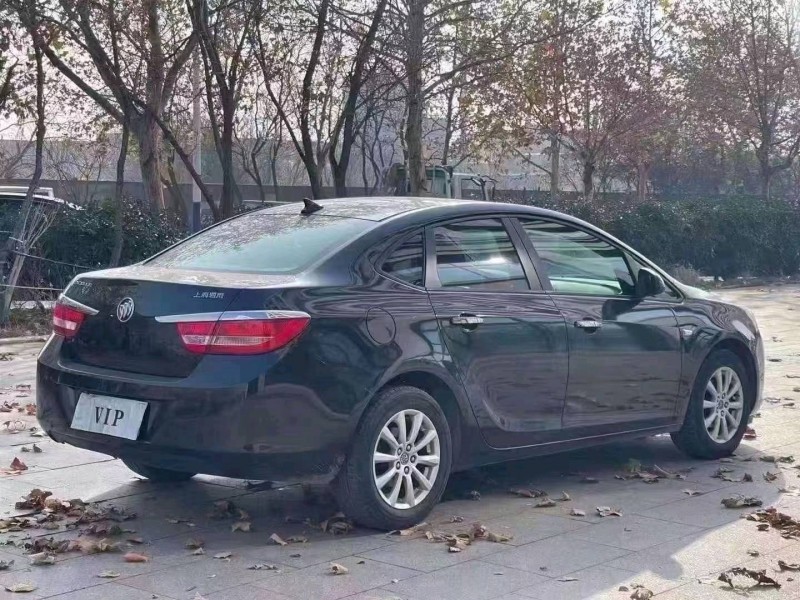 青岛15年别克英朗GT8