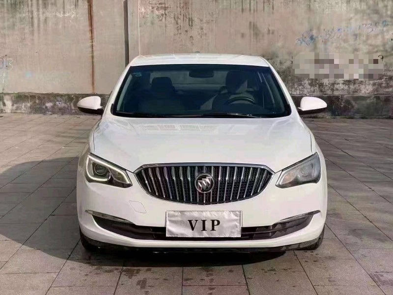 青岛17年别克英朗1