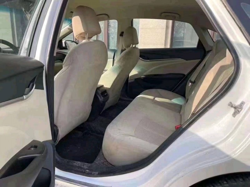 青岛17年别克英朗5