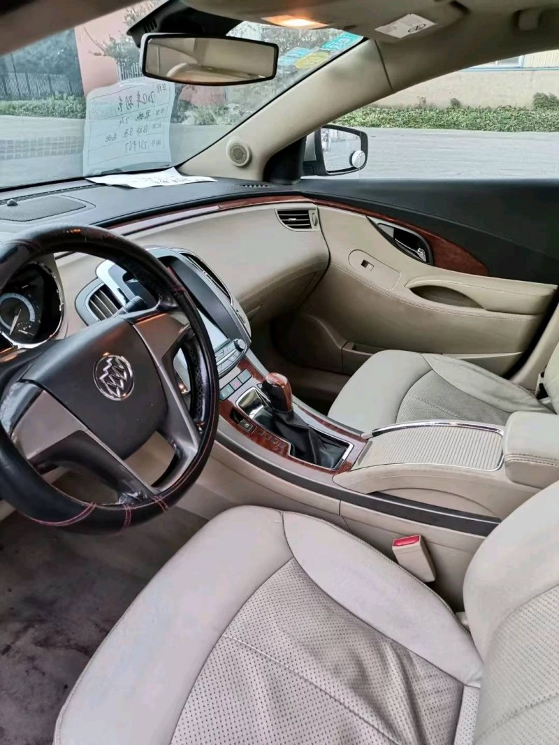 沈阳12年别克君越8