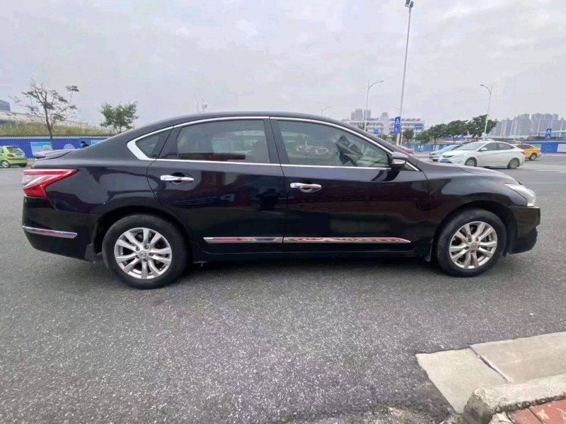 邯郸15年日产天籁5