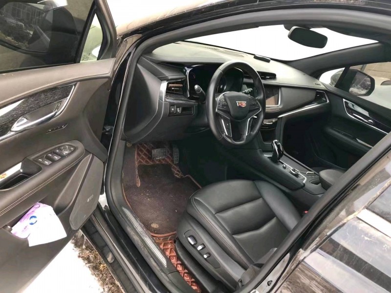邢台20年凯迪拉克XT55
