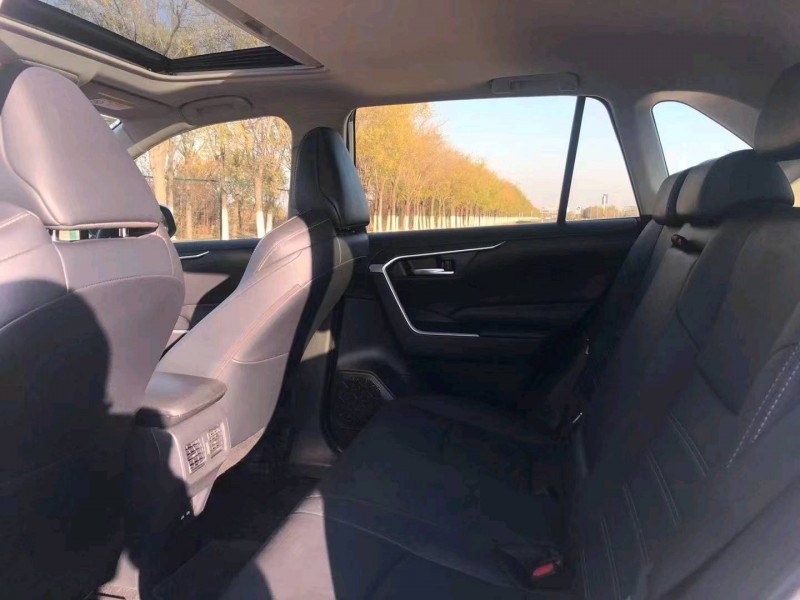 邯郸21年丰田威兰达6