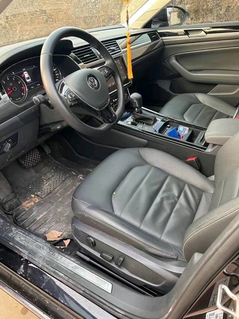 邯郸21年大众辉昂2