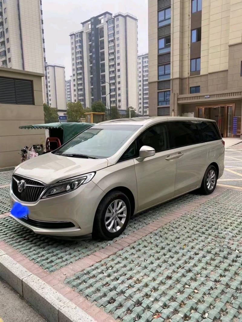 邢台18年别克GL82