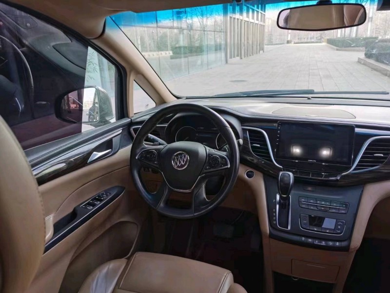 东营17年别克GL86