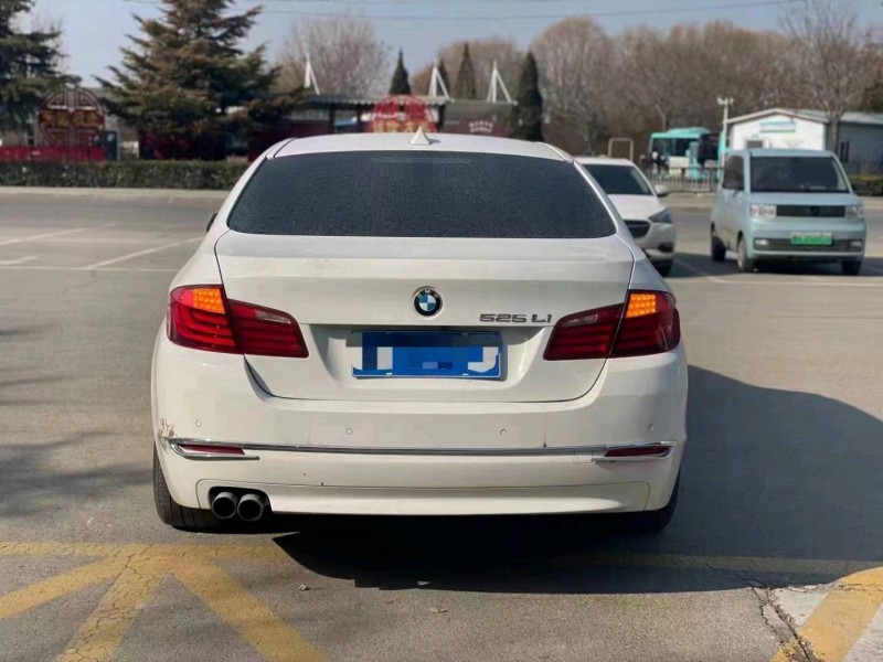 东营11年宝马5系4