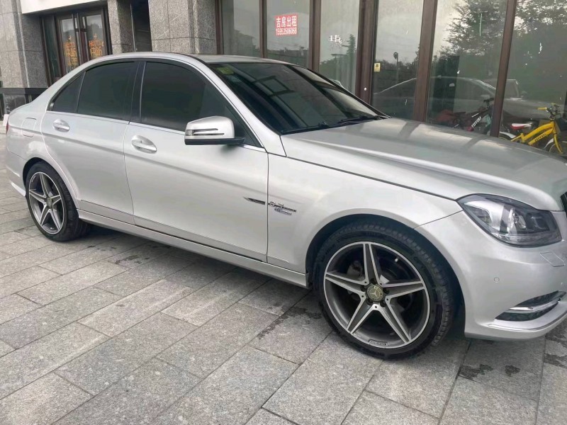 东营12年奔驰C8