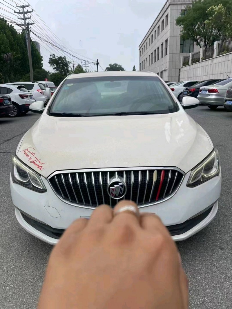 东营16年别克英朗1