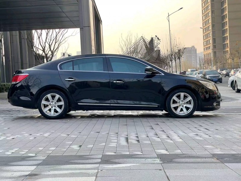 徐州10年别克君越8