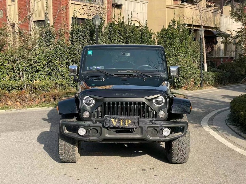 青岛14年Jeep牧马人1