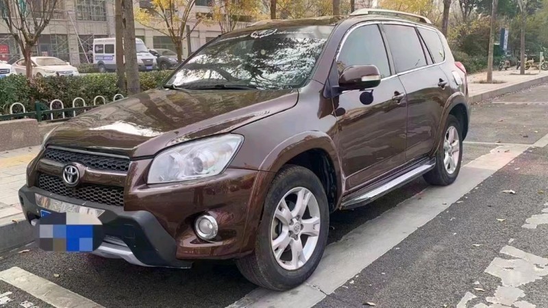 北京12年丰田RAV42