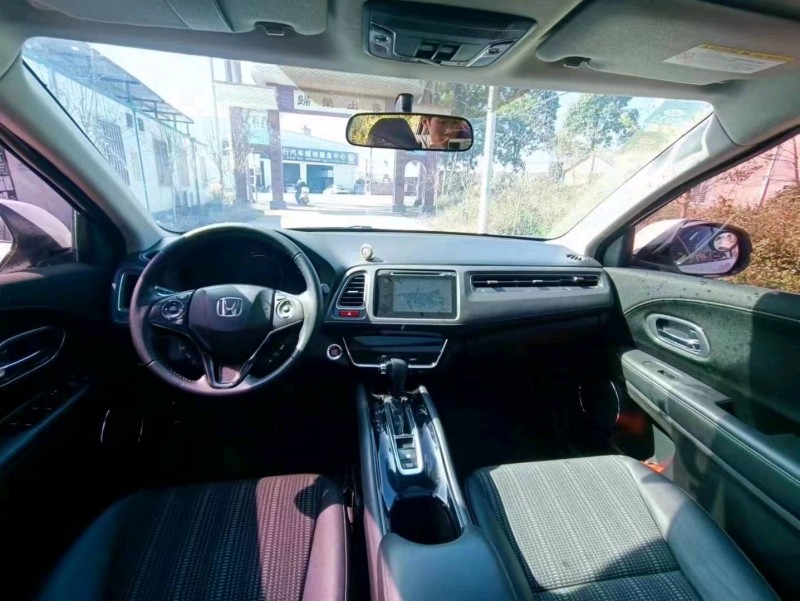 珠海16年本田缤智3