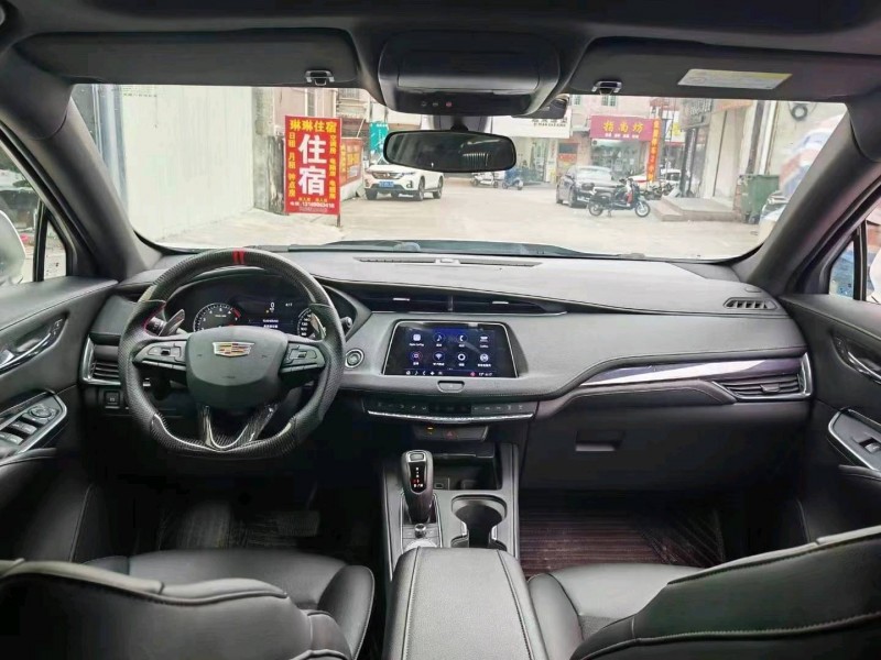 珠海20年凯迪拉克XT45