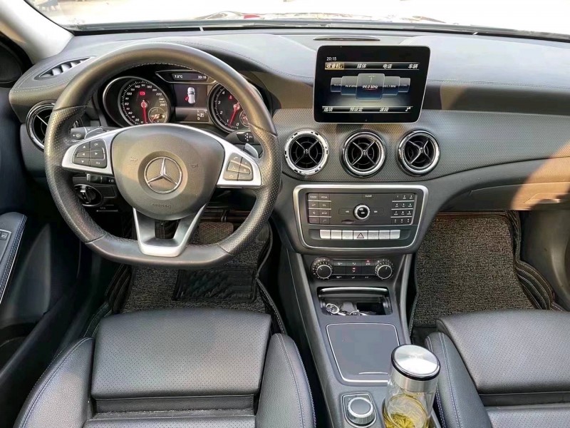 枣庄19年奔驰GLA3