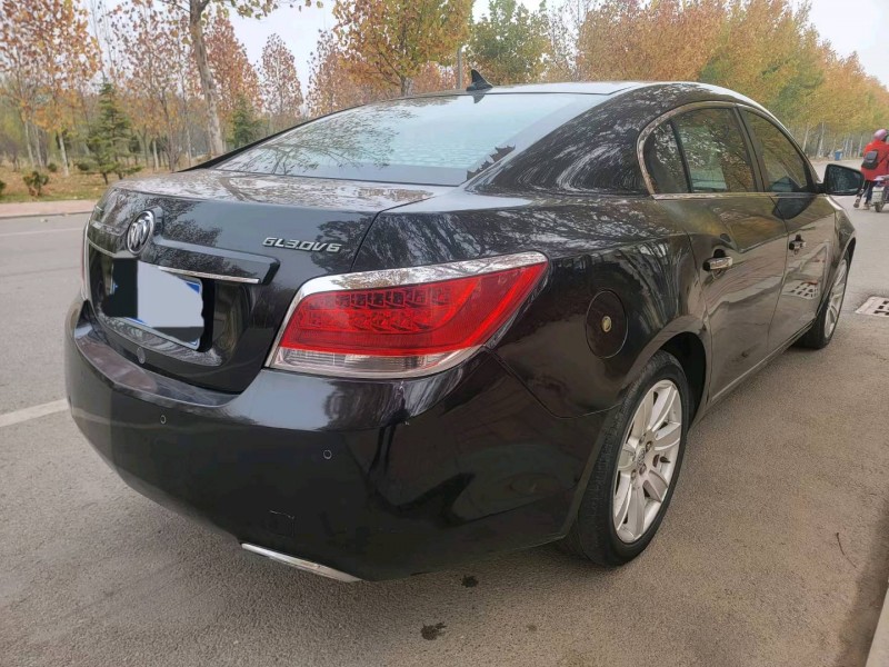 聊城10年别克君越8