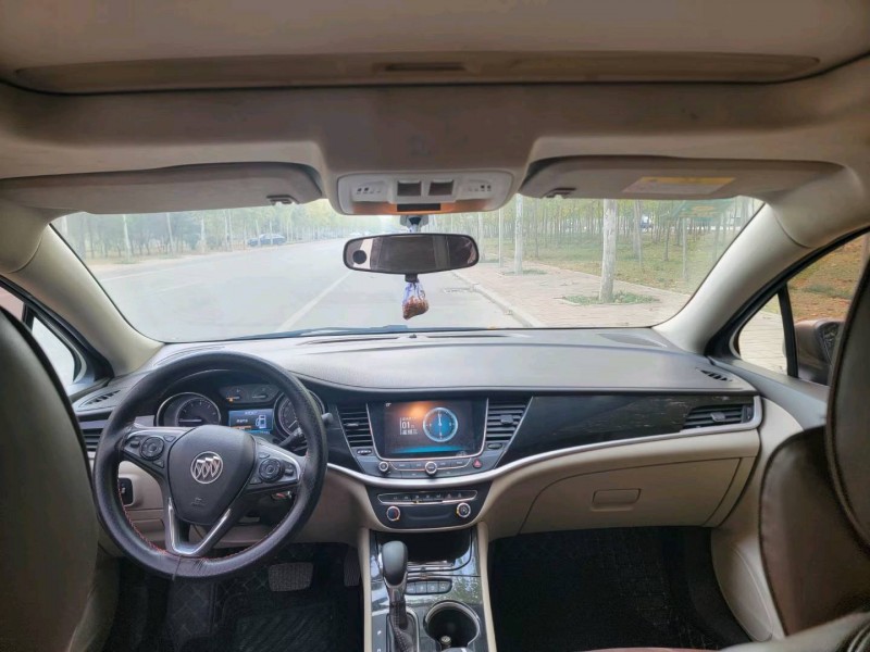 聊城16年别克威朗5