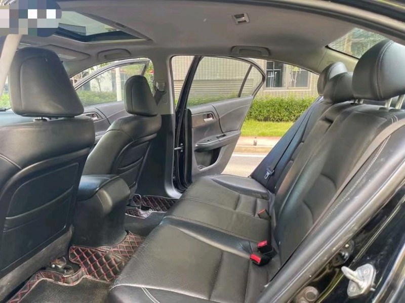 东莞14年本田雅阁4