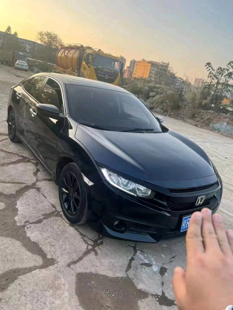 梧州17年本田思域1