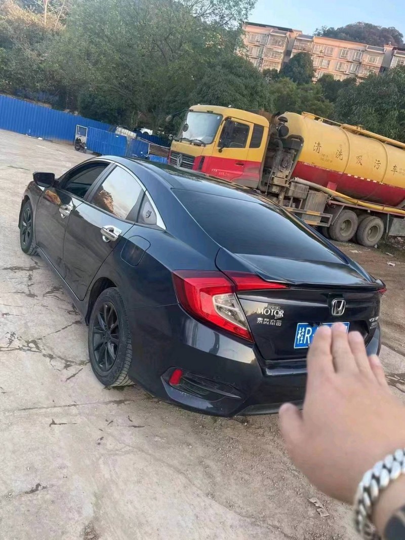 梧州17年本田思域9