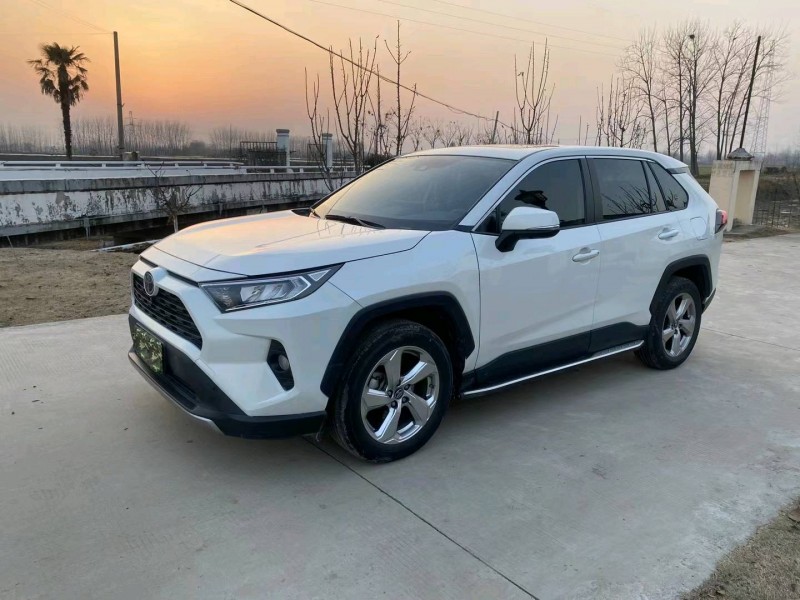 徐州19年丰田RAV48