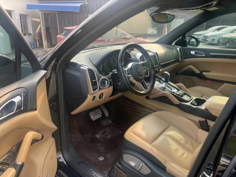 宜昌16年保时捷卡宴4