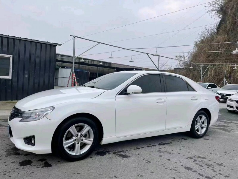 宜昌16年丰田锐志2