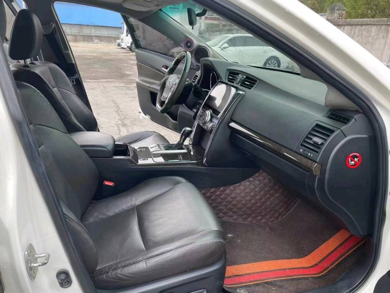 宜昌16年丰田锐志6