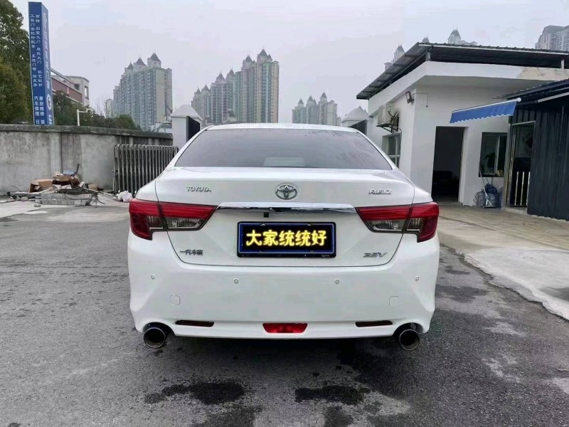 宜昌16年丰田锐志9