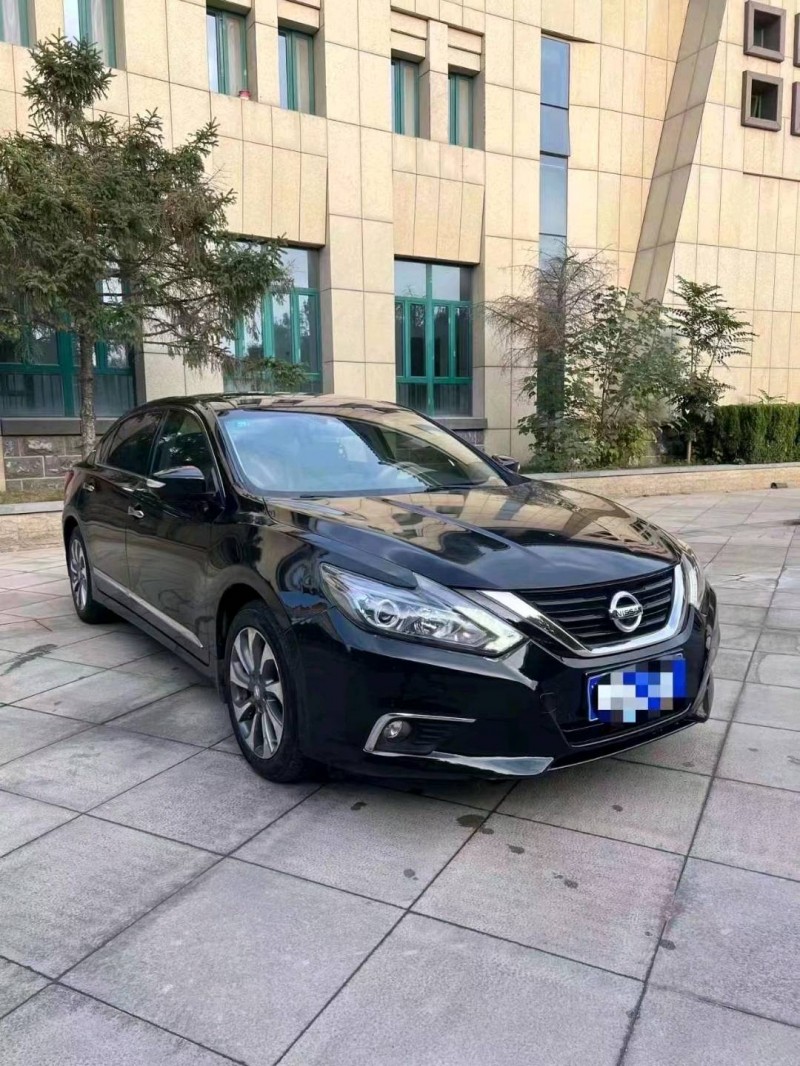 聊城18年日产天籁8