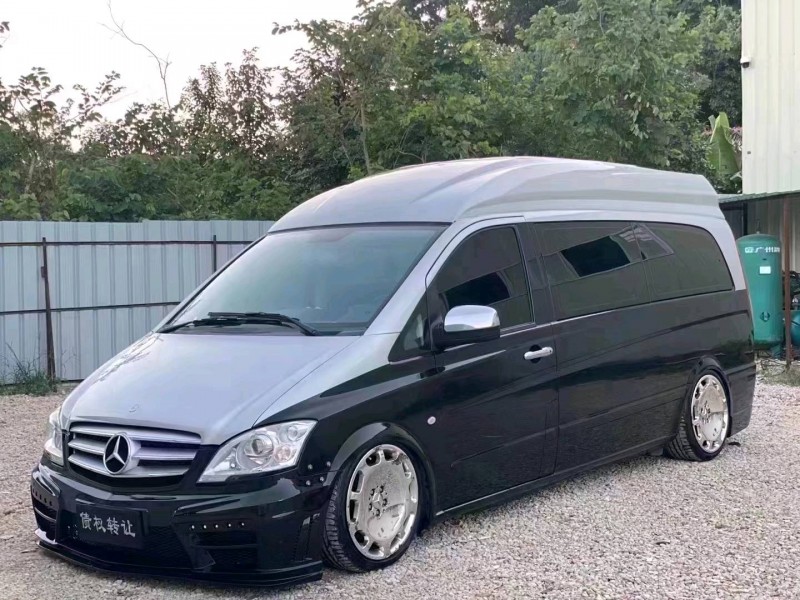 中山13年奔驰威霆8