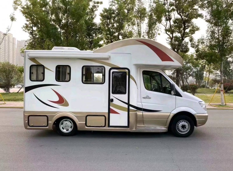 枣庄17年奔驰斯宾特3