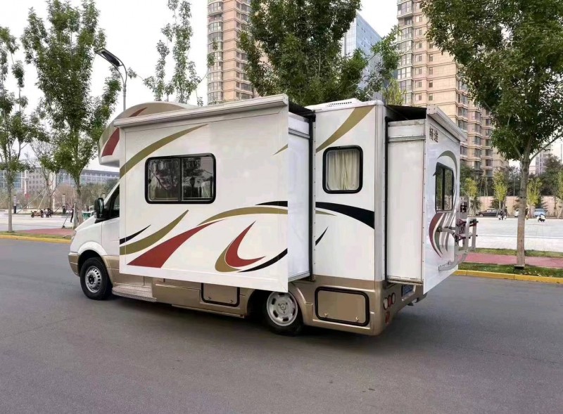 枣庄17年奔驰斯宾特6