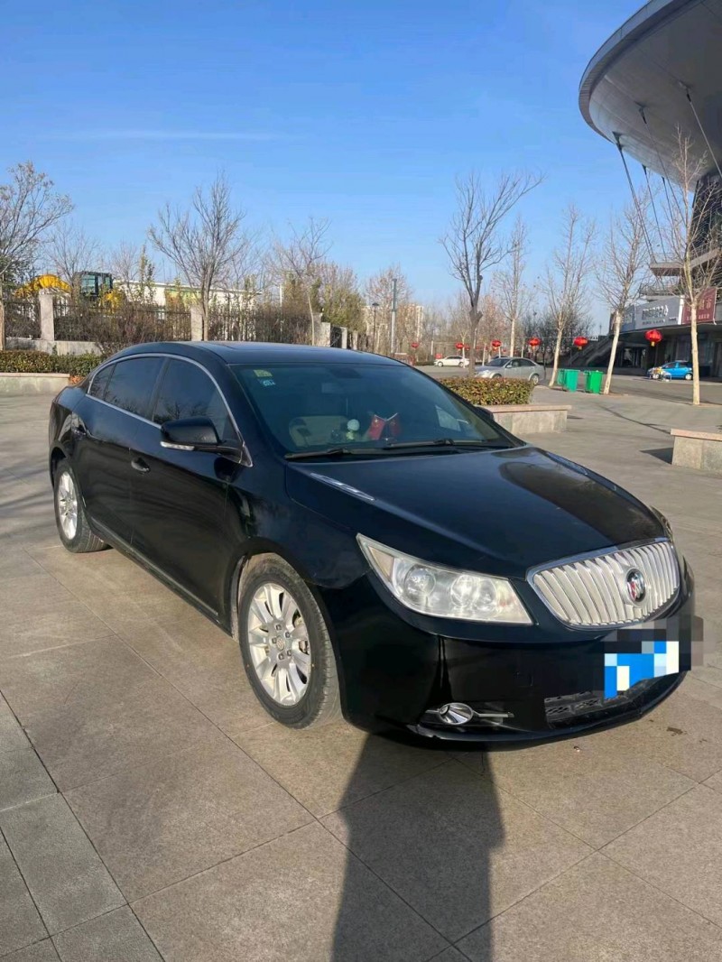 枣庄12年别克君越2