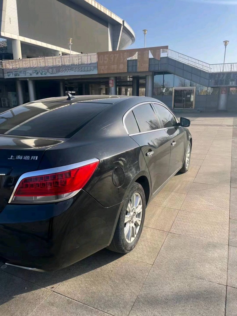 枣庄12年别克君越8