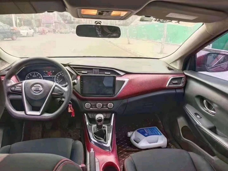 安顺16年日产蓝鸟4