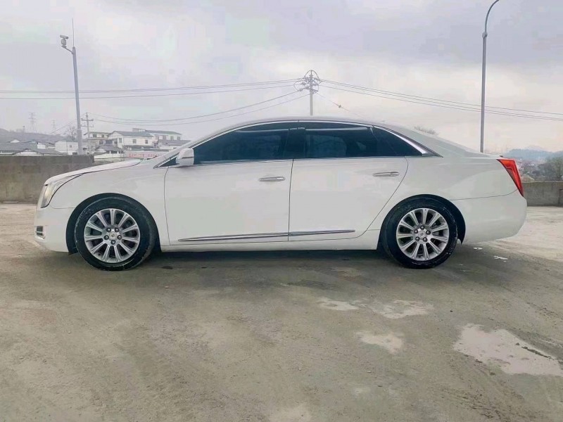 安顺15年凯迪拉克XTS3