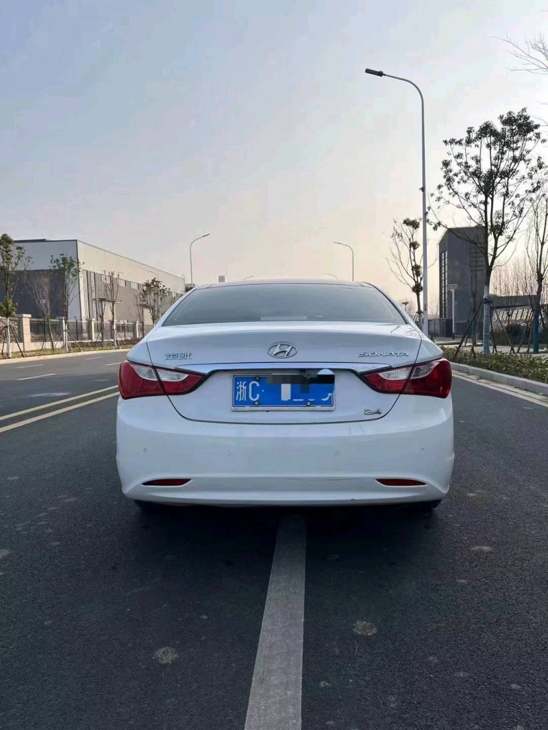 淮南12年现代索纳塔八5