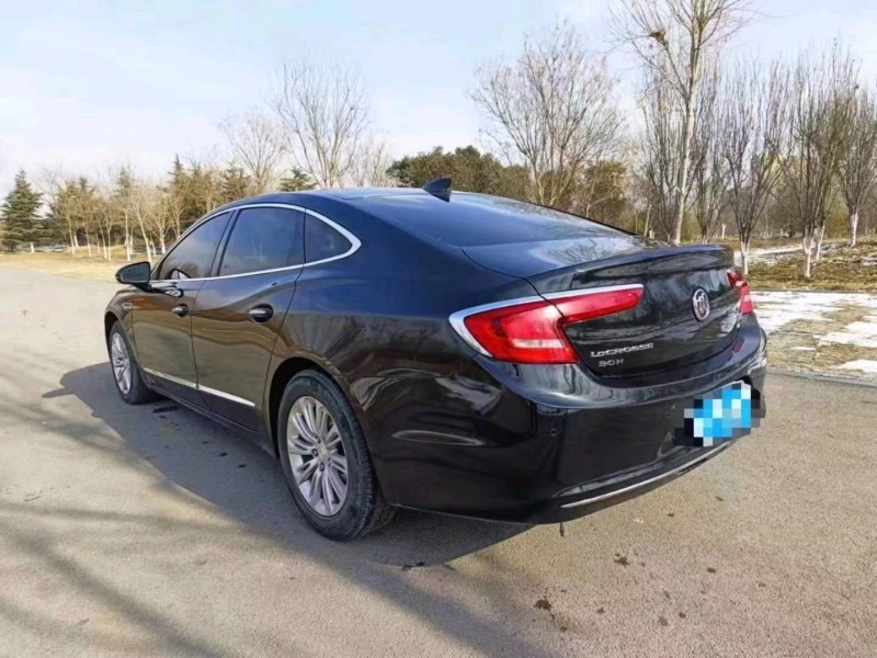 北京18年别克君越5