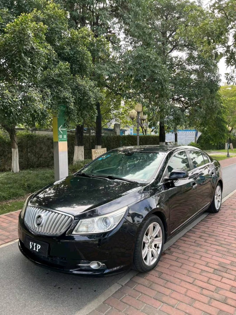 广州10年别克君越3