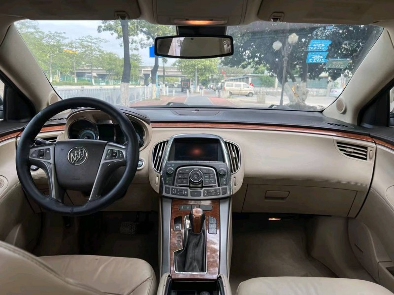 广州10年别克君越4