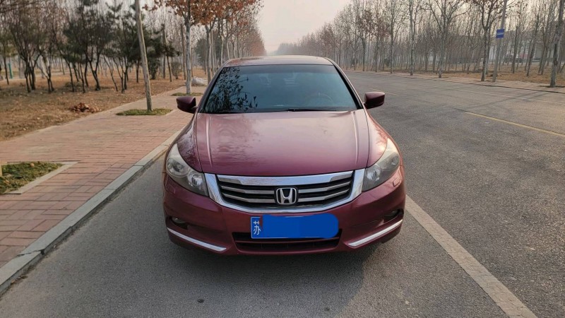 聊城13年本田雅阁9