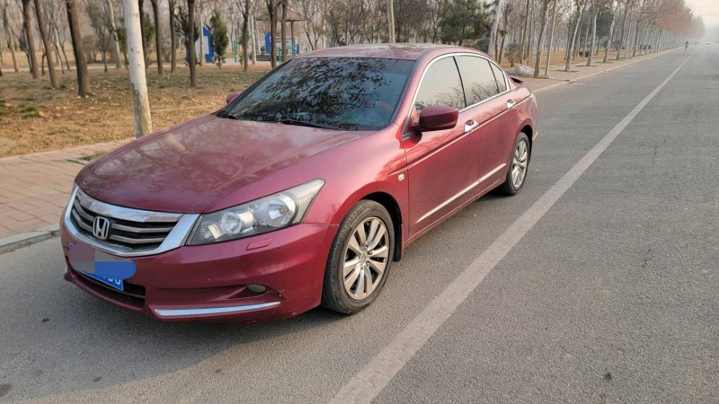 聊城13年本田雅阁8